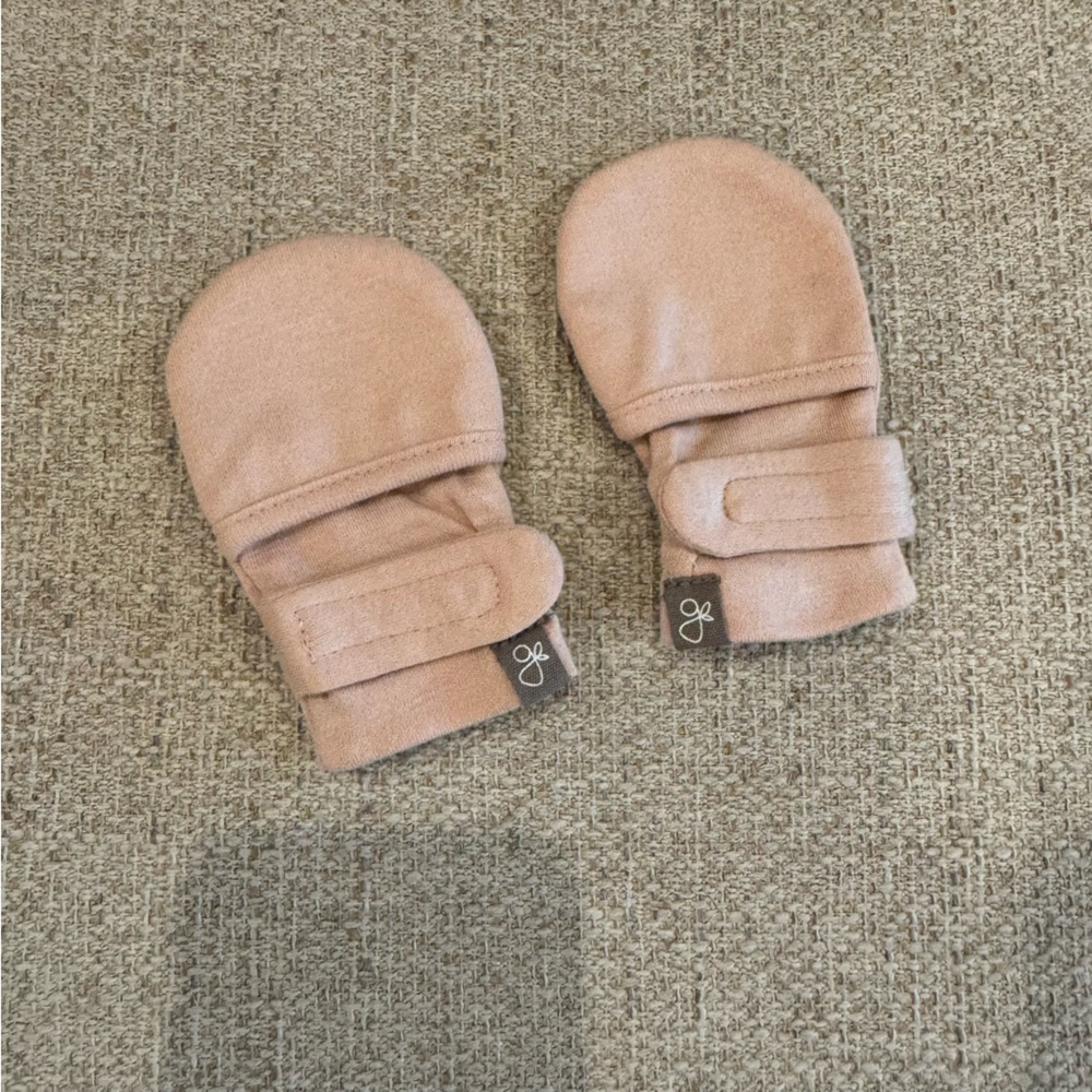 Kids Mittens in Pink